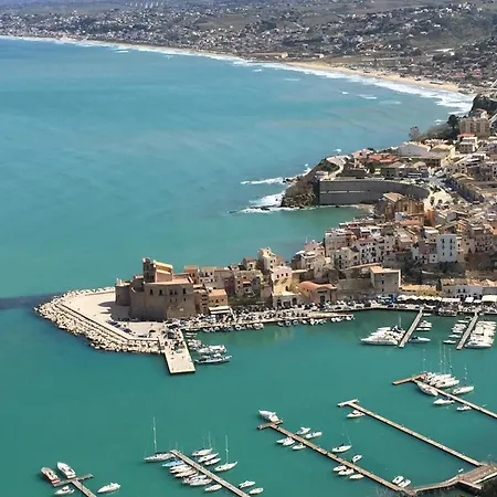 Comfortable With Terrace And 4 Ac Units In Marina *