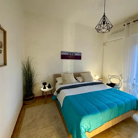 Comfortable With Terrace And 4 Ac Units In Marina