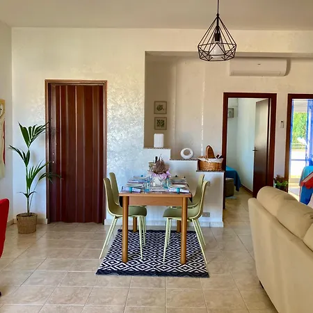 Comfortable With Terrace And 4 Ac Units In Marina