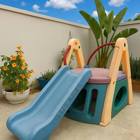 Comfortable With Terrace And 4 Ac Units In Marina