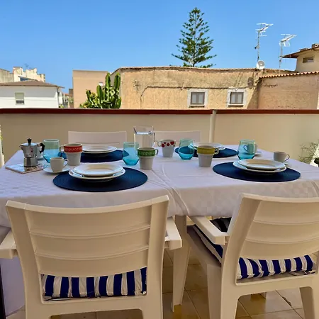 Comfortable With Terrace And 4 Ac Units In Marina